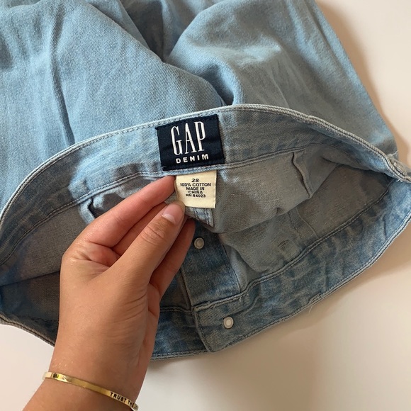 GAP button down Denim skirt with pockets, size 28 - Picture 2 of 6